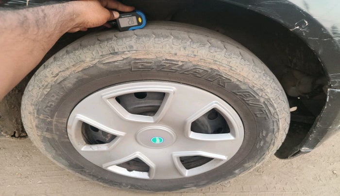 2016 Mahindra XUV500 W4 1.99, Diesel, Manual, 1,10,686 km, tyre