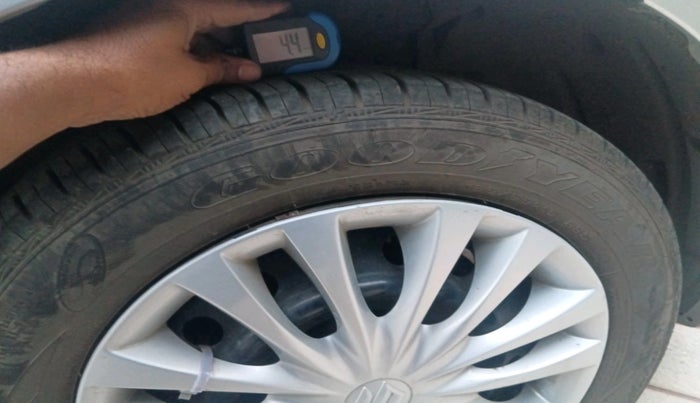 2015 Maruti Ciaz VXI, Petrol, Manual, 54,904 km, tyre