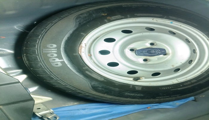 2018 Maruti Dzire LXI, Petrol, Manual, 97,145 km, tyre