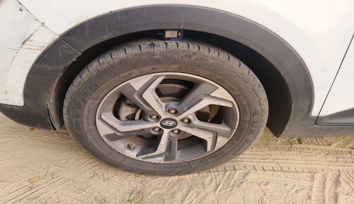 2018 Hyundai Creta SX AT 1.6 DIESEL, Diesel, Automatic, 1,76,936 km, tyre