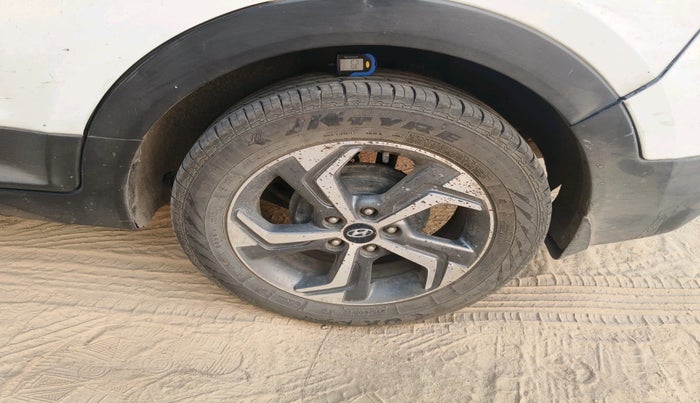 2018 Hyundai Creta SX AT 1.6 DIESEL, Diesel, Automatic, 1,76,936 km, tyre