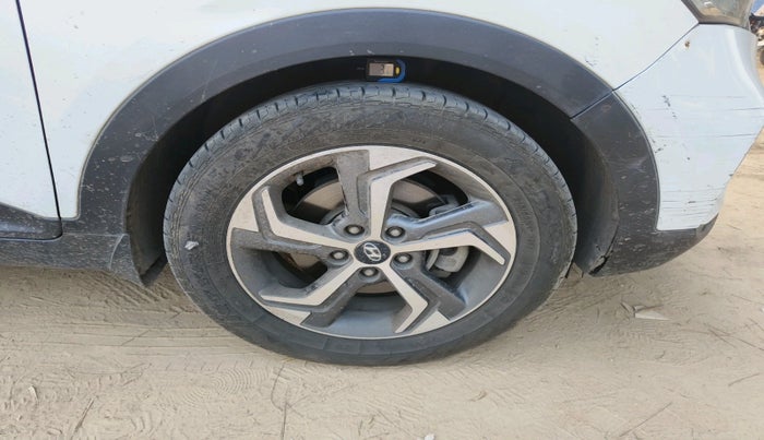 2018 Hyundai Creta SX AT 1.6 DIESEL, Diesel, Automatic, 1,76,936 km, tyre