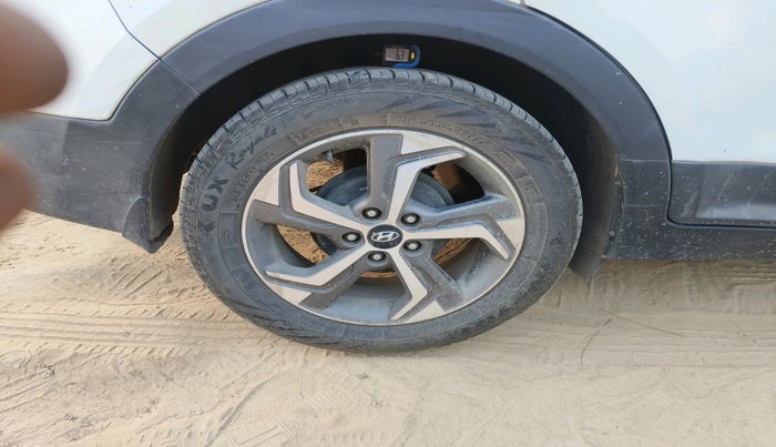 2018 Hyundai Creta SX AT 1.6 DIESEL, Diesel, Automatic, 1,76,936 km, tyre