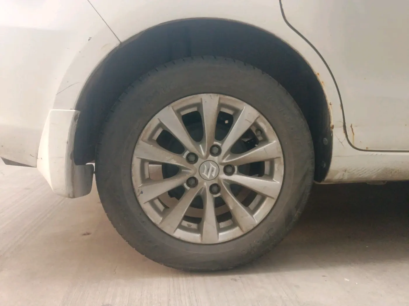 2014 Maruti Ertiga ZDI, Diesel, Manual, 1,44,151 km, tyre