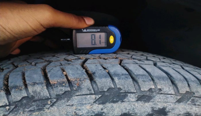 2013 Mahindra XUV500 W8, Diesel, Manual, 1,07,669 km, tyre