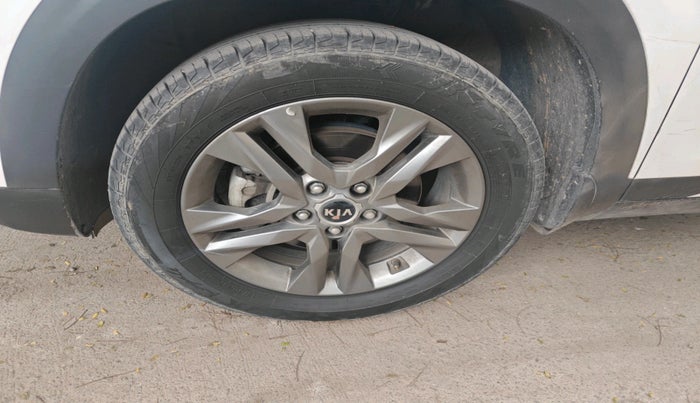 2021 KIA SELTOS HTX 1.5 PETROL, Petrol, Manual, 21,899 km, tyre