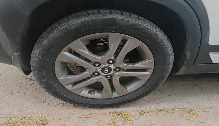 2021 KIA SELTOS HTX 1.5 PETROL, Petrol, Manual, 21,899 km, tyre