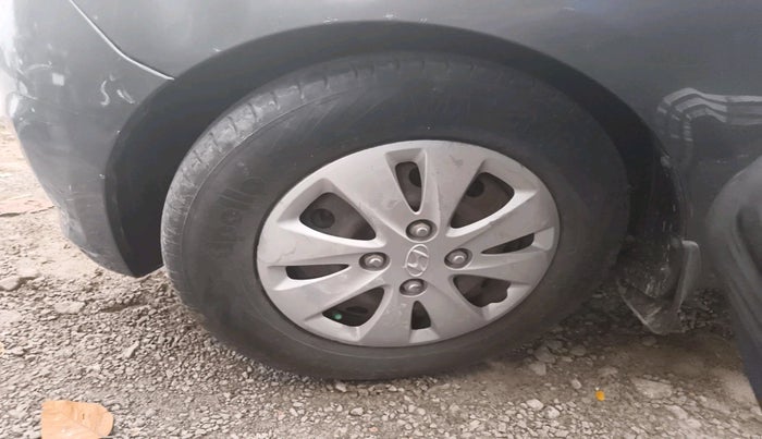 2013 Hyundai i10 SPORTZ 1.2, Petrol, Manual, 69,877 km, tyre