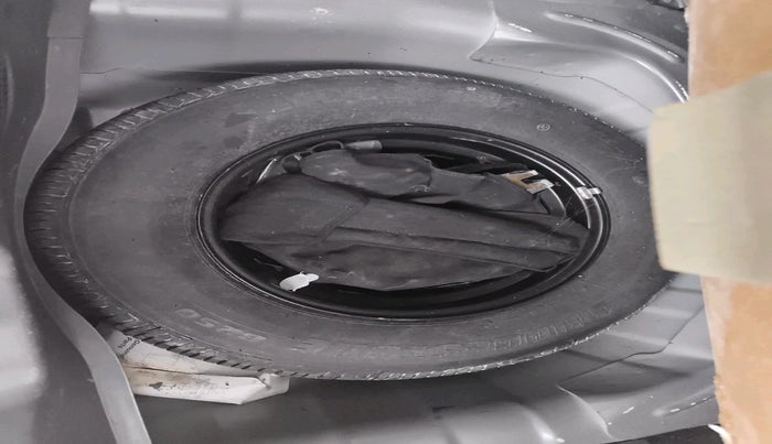 2013 Hyundai i10 SPORTZ 1.2, Petrol, Manual, 69,877 km, tyre