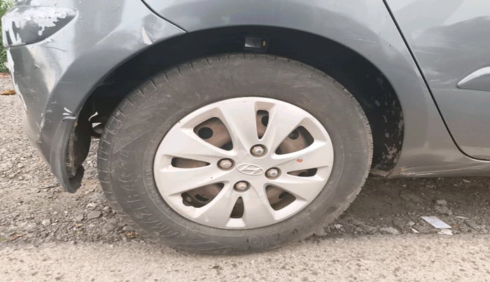 2013 Hyundai i10 SPORTZ 1.2, Petrol, Manual, 69,877 km, tyre