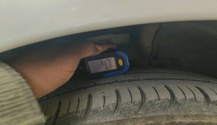 2018 Fiat Linea EMOTION 1.3 L ADVANCED MULTIJET, Diesel, Manual, 1,15,128 km, tyre