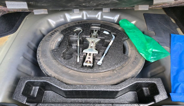 2019 Maruti Ciaz ALPHA  AT 1.5 SHVS PETROL, Petrol, Automatic, 45,775 km, tyre