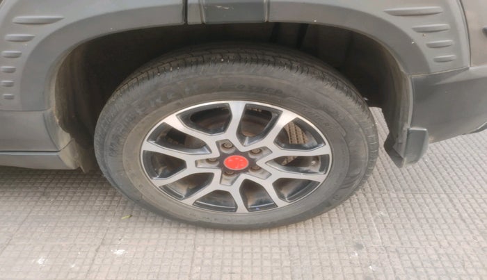 2023 Maruti BREZZA LXI S- CNG, Petrol, Manual, 19,867 km, tyre