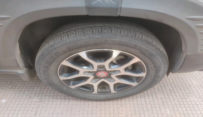 2023 Maruti BREZZA LXI S- CNG, Petrol, Manual, 19,867 km, tyre