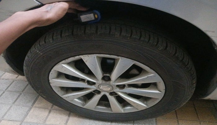 2013 Maruti Ertiga ZXI, Petrol, Manual, 66,219 km, tyre