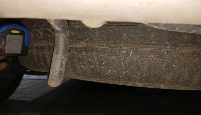 2013 Maruti Ertiga ZXI, Petrol, Manual, 66,219 km, tyre