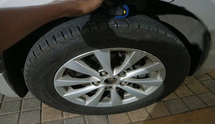 2013 Maruti Ertiga ZXI, Petrol, Manual, 66,219 km, tyre