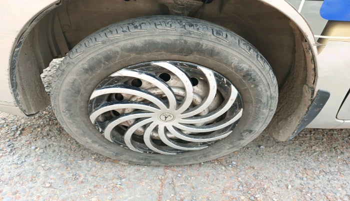 2012 Maruti Wagon R 1.0 LXI CNG, Petrol, Manual, 62,469 km, tyre