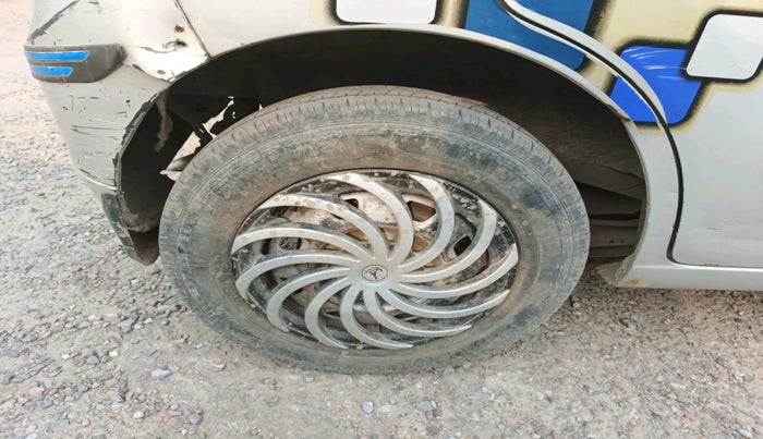 2012 Maruti Wagon R 1.0 LXI CNG, Petrol, Manual, 62,469 km, tyre