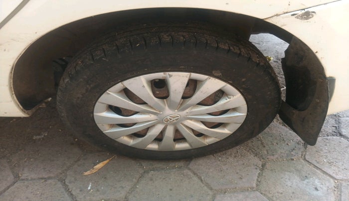 2012 Toyota Etios G, Petrol, Manual, 1,68,687 km, tyre