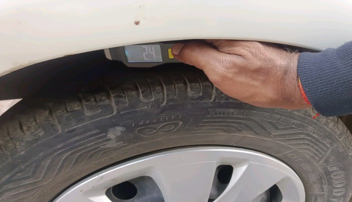 2010 Hyundai i10 MAGNA 1.1, Petrol, Manual, 1,13,059 km, tyre