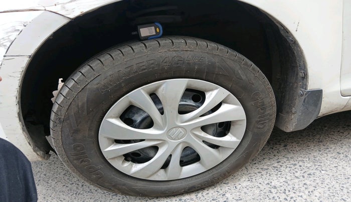 2013 Maruti Swift VXI, Petrol, Manual, 1,54,660 km, tyre