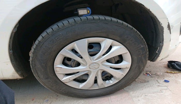 2013 Maruti Swift VXI, Petrol, Manual, 1,54,660 km, tyre