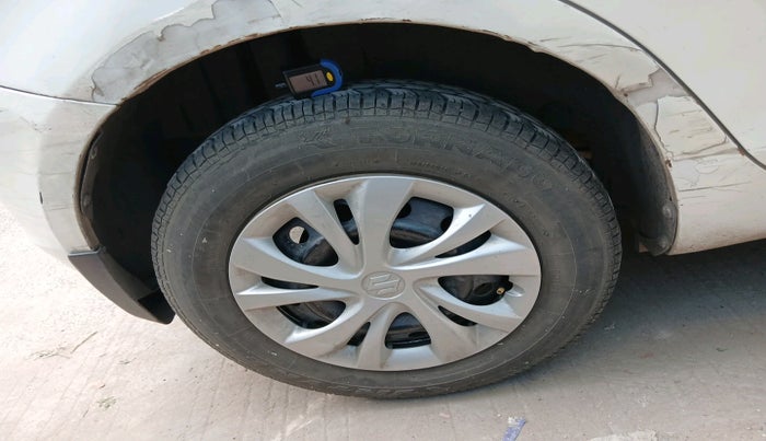 2013 Maruti Swift VXI, Petrol, Manual, 1,54,660 km, tyre