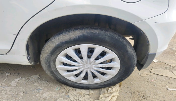 2017 Maruti Swift VDI, Diesel, Manual, 1,65,001 km, tyre