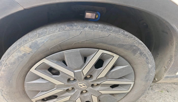 2021 Hyundai VENUE SX 1.0 TURBO, Petrol, Manual, 63,819 km, tyre