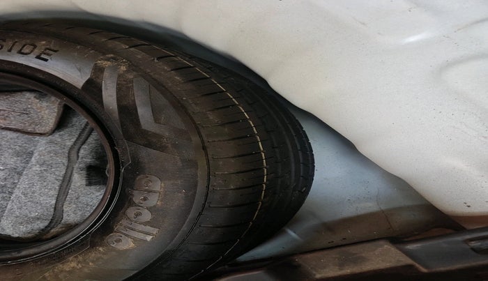 2021 Hyundai VENUE SX 1.0 TURBO, Petrol, Manual, 63,819 km, tyre