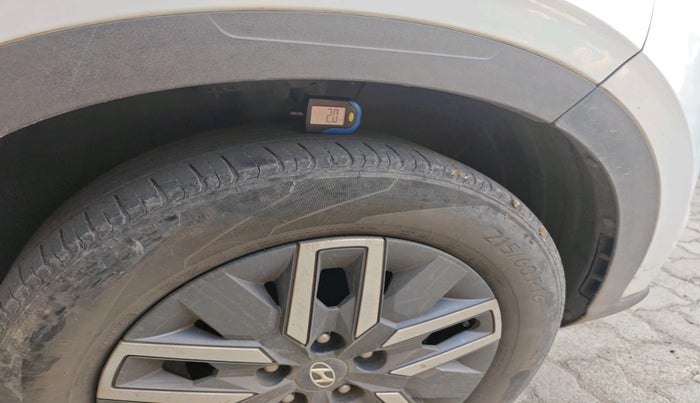 2021 Hyundai VENUE SX 1.0 TURBO, Petrol, Manual, 63,819 km, tyre