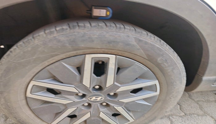 2021 Hyundai VENUE SX 1.0 TURBO, Petrol, Manual, 63,819 km, tyre