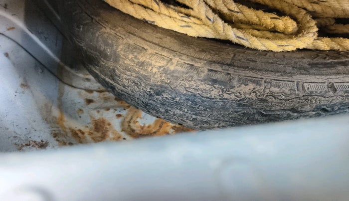 2013 Maruti Alto 800 LXI, Petrol, Manual, 1,40,286 km, tyre