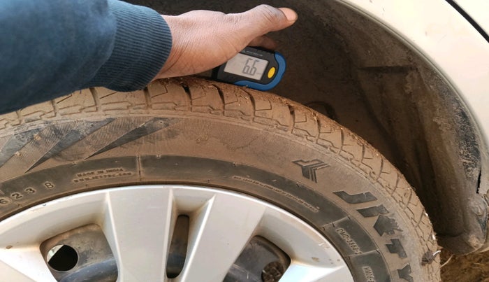 2013 Maruti Swift Dzire VXI, Petrol, Manual, 82,087 km, tyre