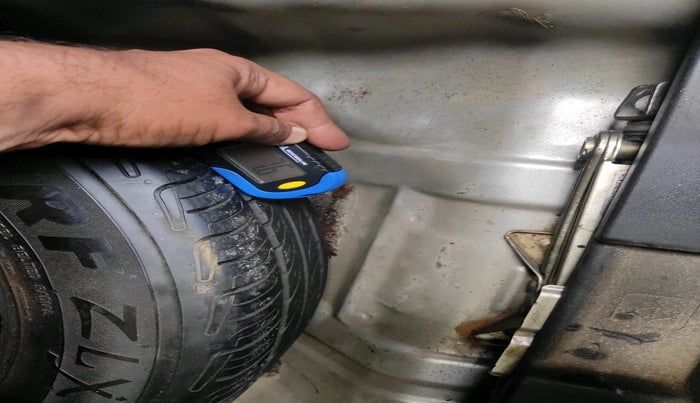 2012 Honda City 1.5L I-VTEC S MT, Petrol, Manual, 1,36,590 km, tyre