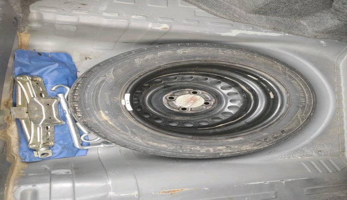 2017 Honda Amaze 1.2L I-VTEC S, Petrol, Manual, 84,441 km, tyre