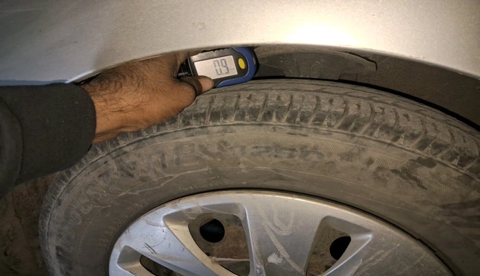 2010 Hyundai i10 MAGNA 1.2, Petrol, Manual, 1,70,942 km, tyre