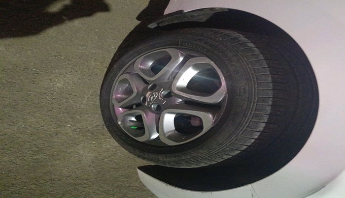 2020 Hyundai Elite i20 ASTA 1.2 (O), Petrol, Manual, 20,289 km, tyre