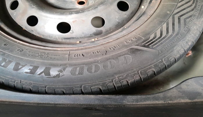 2014 Maruti Swift Dzire VDI, Diesel, Manual, 1,11,693 km, tyre