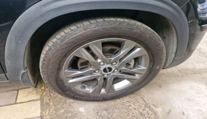 2022 KIA SELTOS HTX IVT 1.5 PETROL, Petrol, Automatic, 1,35,420 km, tyre