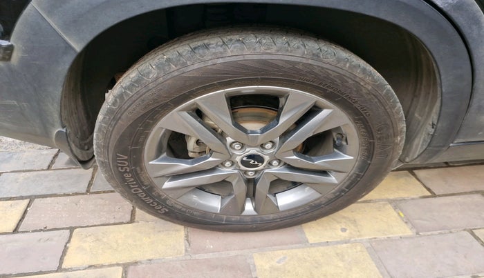 2022 KIA SELTOS HTX IVT 1.5 PETROL, Petrol, Automatic, 1,35,420 km, tyre