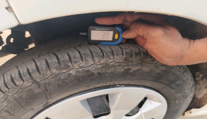 2014 Maruti Wagon R 1.0 LXI CNG, Petrol, Manual, 87,943 km, tyre