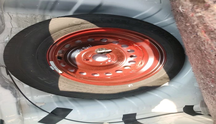 2025 Renault Kwid RXL(O) 1.0L, Petrol, Manual, 1,650 km, tyre