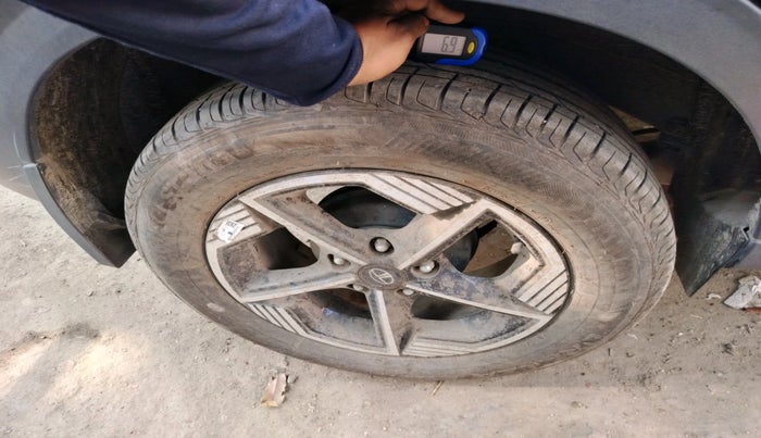 2025 Tata NEXON CREATIVE DCA 1.2 PETROL, Petrol, Automatic, 4,352 km, tyre