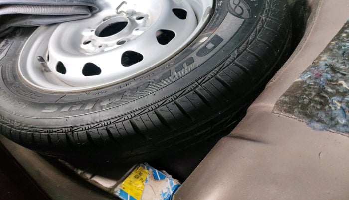 2017 Tata Tiago XT PETROL, Petrol, Manual, 1,05,258 km, tyre