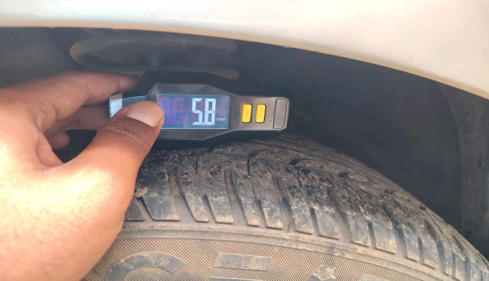 2010 Maruti Swift LDI, Diesel, Manual, 1,23,654 km, tyre