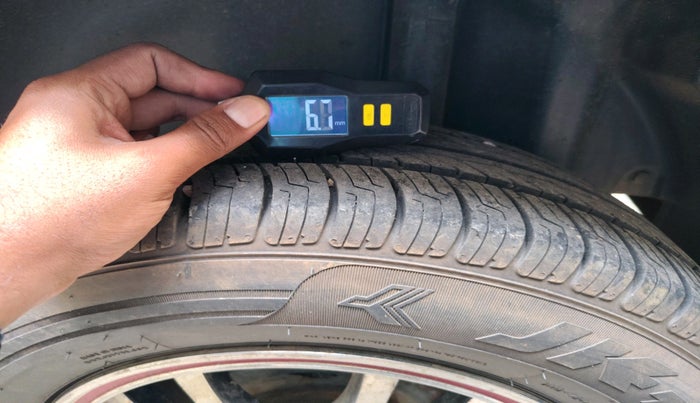 2010 Maruti Swift LDI, Diesel, Manual, 1,23,654 km, tyre