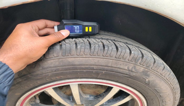 2010 Maruti Swift LDI, Diesel, Manual, 1,23,654 km, tyre