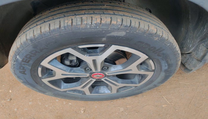 2021 Renault Duster RXZ 1.3 TURBO PETROL CVT, Petrol, Automatic, 38,000 km, tyre